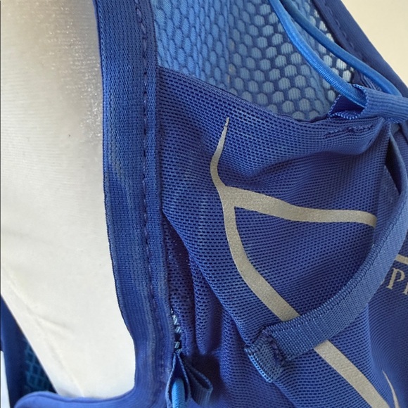 Osprey Blue Hiking/Running Hydration backpack 2.5L bladder - Picture 4 of 7